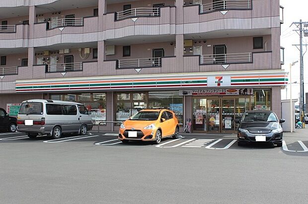 セブンイレブン豊橋下地町店（700m）