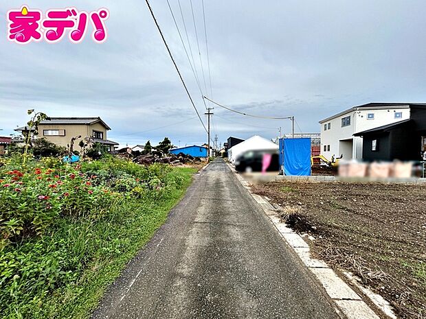 静かな住宅街で、車の出入りもスムーズです。