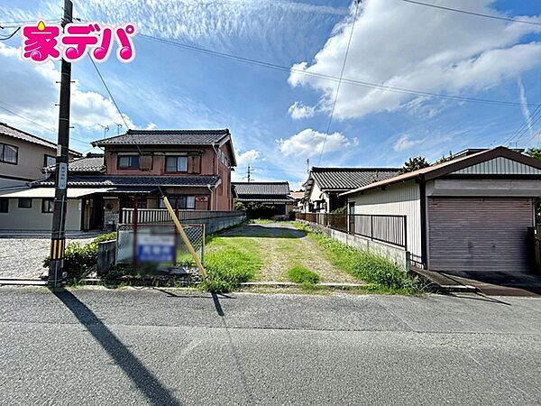 現地や周辺環境もあわせてご確認いただけます。現地ご案内いたします。お気軽にお問い合わせください。実際の陽当たりや前面道路、周辺の環境などもぜひ現地でご確認ください。スタッフが丁寧にご案内いたします。