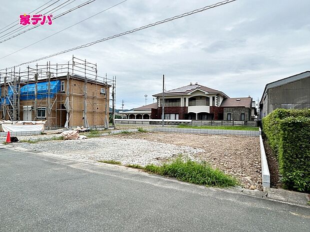 建築予定地です。ご見学希望のお客様につきましては同型同仕様の物件にご案内いたします。当日のご連絡でも対応いたします。お気軽に『家デパ』までお問い合わせ下さい!経験豊富なスタッフが対応いたします。