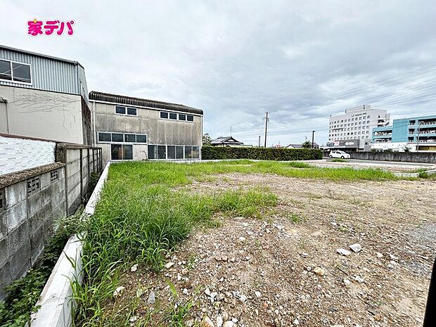 現地や周辺環境もあわせてご確認いただけます。現地ご案内いたします。お気軽にお問い合わせください。実際の陽当たりや前面道路、周辺の環境などもぜひ現地でご確認ください。スタッフが丁寧にご案内いたします。 