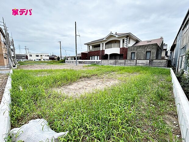 住宅ローンにご不安のあるお客様も、まずはお気軽にご相談ください。お客様に最適な資金計画と金融機関をご案内いたします。ご希望やご状況をお伺いしながら、無理のない返済計画をご提案いたします。 