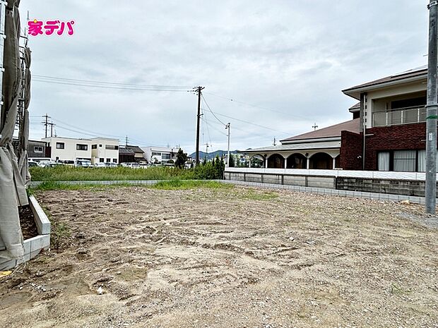 現地や周辺環境もあわせてご確認いただけます。現地ご案内いたします。お気軽にお問い合わせください。実際の陽当たりや前面道路、周辺の環境などもぜひ現地でご確認ください。スタッフが丁寧にご案内いたします。