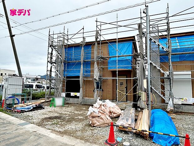 【1号棟】上棟しました! ・長期優良住宅 ・5LDK ・LDK15.7帖、隣接洋室3.7帖 ・全居室収納完備 ・パントリー ・並列駐車場3台可