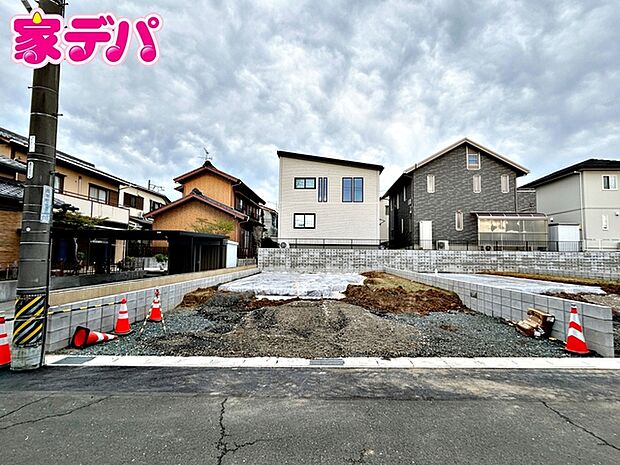 建築予定地です。ご見学希望のお客様につきましては同型同仕様の物件にご案内いたします。当日のご連絡でも対応いたします。お気軽に『家デパ』までお問い合わせ下さい!経験豊富なスタッフが対応いたします。