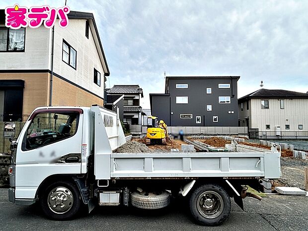 現地や周辺環境もあわせてご確認いただけます。現地ご案内いたします。お気軽にお問い合わせください。実際の陽当たりや前面道路、周辺の環境などもぜひ現地でご確認ください。スタッフが丁寧にご案内いたします。 