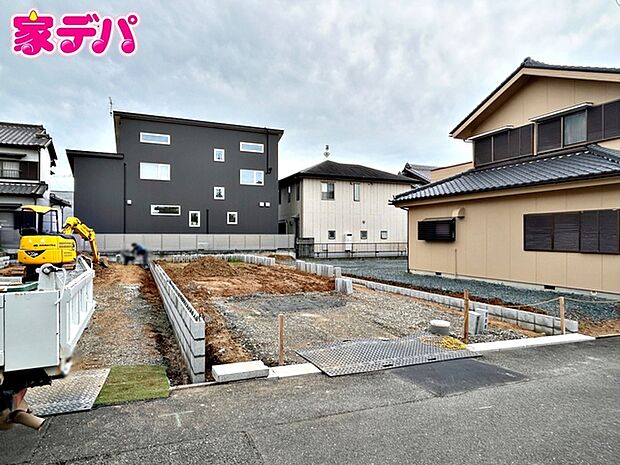現地や周辺環境もあわせてご確認いただけます。現地ご案内いたします。お気軽にお問い合わせください。実際の陽当たりや前面道路、周辺の環境などもぜひ現地でご確認ください。スタッフが丁寧にご案内いたします。 
