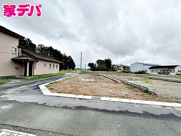 建築予定地です。ご見学希望のお客様につきましては同型同仕様の物件にご案内いたします。当日のご連絡でも対応いたします。お気軽に『家デパ』までお問い合わせ下さい!経験豊富なスタッフが対応いたします。