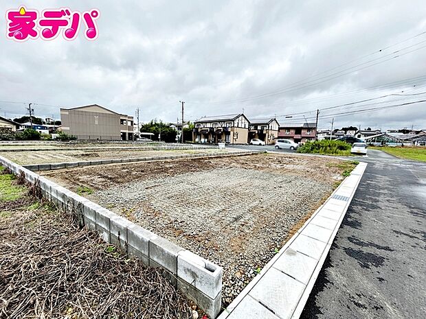 住宅ローンにご不安のあるお客様も、まずはお気軽にご相談ください。お客様に最適な資金計画と金融機関をご案内いたします。ご希望やご状況をお伺いしながら、無理のない返済計画をご提案いたします。