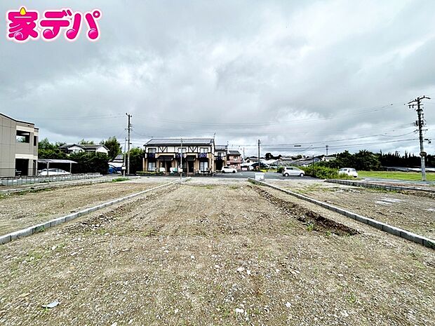 現地や周辺環境もあわせてご確認いただけます。現地ご案内いたします。お気軽にお問い合わせください。実際の陽当たりや前面道路、周辺の環境などもぜひ現地でご確認ください。スタッフが丁寧にご案内いたします。