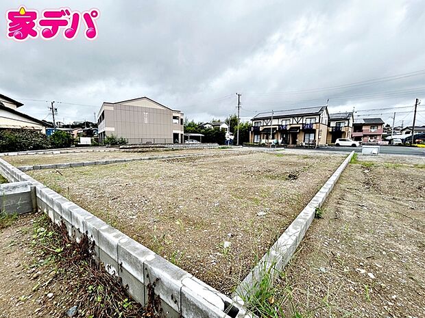 住宅ローンにご不安のあるお客様も、まずはお気軽にご相談ください。お客様に最適な資金計画と金融機関をご案内いたします。ご希望やご状況をお伺いしながら、無理のない返済計画をご提案いたします。
