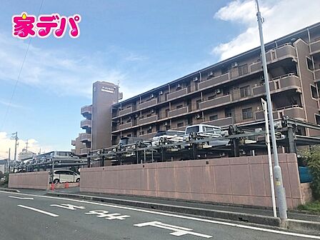 【最上階】羽根井小学校まで徒歩約9分。安心のオール電化住宅。全居室収納付き「3LDK]。公園や商業施設が近く、子育て世代にもうれしい立地。