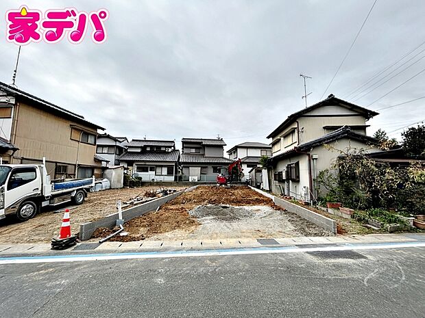 住宅ローンにご不安のあるお客様も、まずはお気軽にご相談ください。お客様に最適な資金計画と金融機関をご案内いたします。ご希望やご状況をお伺いしながら、無理のない返済計画をご提案いたします。
