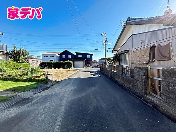 前面道路：西側約4.5ｍ幅