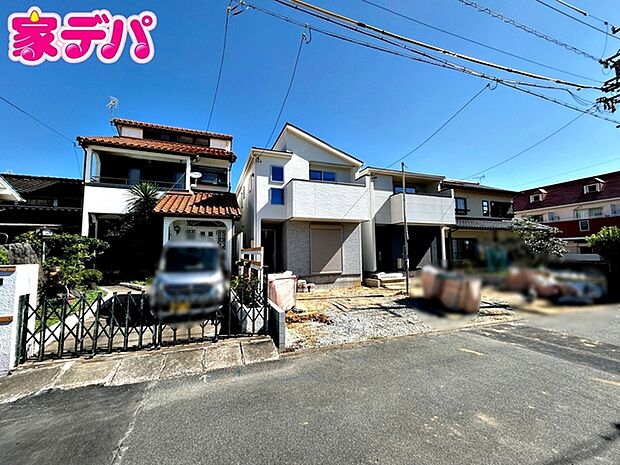 住宅ローンにご不安のあるお客様も、まずはお気軽にご相談下さい。お客様に最適な資金計画と金融機関をご案内いたします。