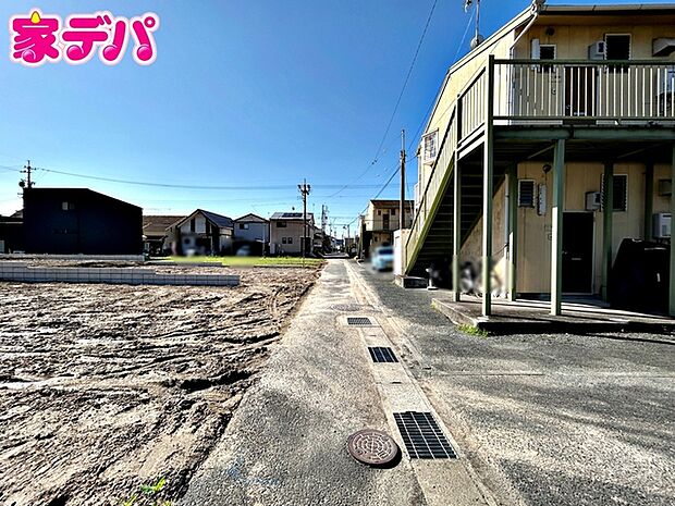 前面道路:西側約3.1m(セットバックあり)