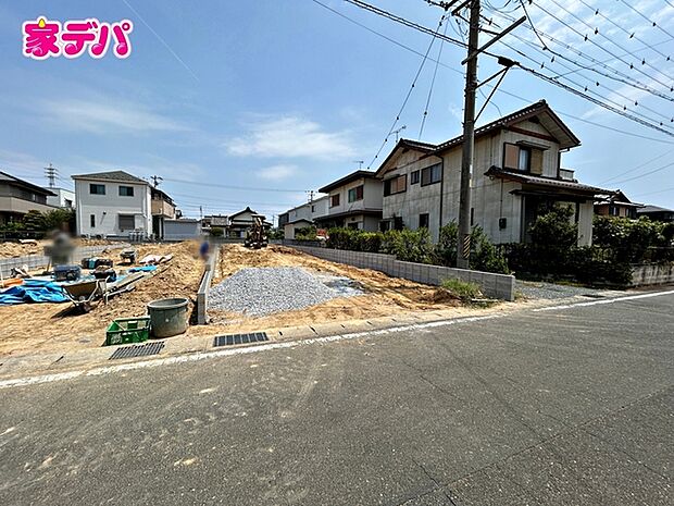 建築予定地です。ご見学希望のお客様につきましては同型同仕様の物件にご案内いたします。当日のご連絡でも対応いたします。お気軽に『家デパ』までお問い合わせ下さい!経験豊富なスタッフが対応いたします。