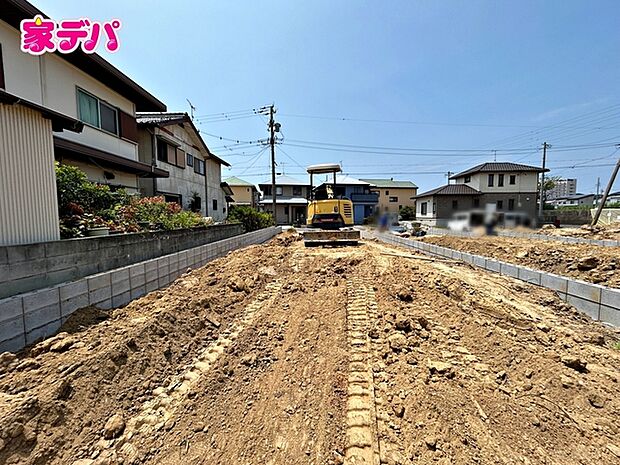 現地や周辺環境もあわせてご確認いただけます。現地ご案内いたします。お気軽にお問い合わせください。実際の陽当たりや前面道路、周辺の環境などもぜひ現地でご確認ください。スタッフが丁寧にご案内いたします。