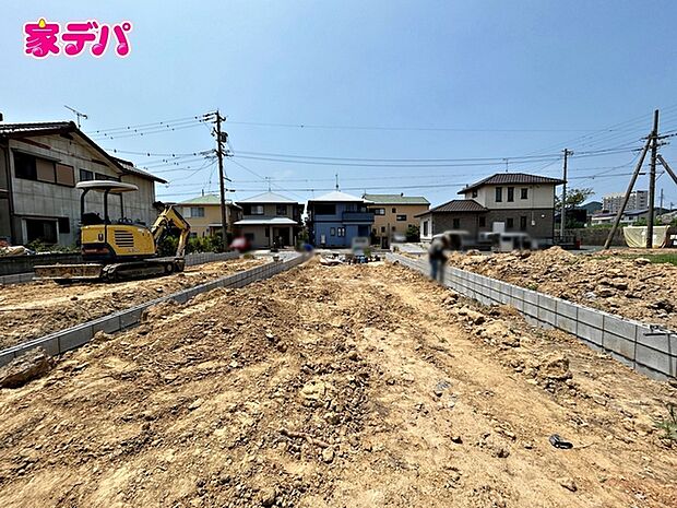 住宅ローンにご不安のあるお客様も、まずはお気軽にご相談ください。お客様に最適な資金計画と金融機関をご案内いたします。ご希望やご状況をお伺いしながら、無理のない返済計画をご提案いたします。