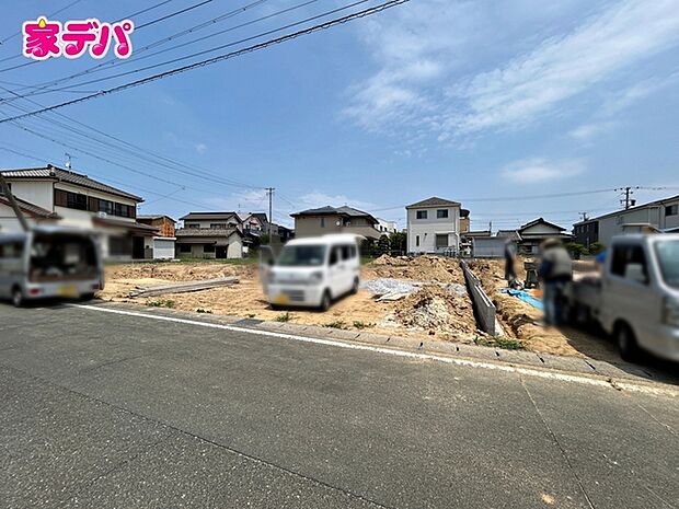 建築予定地です。ご見学希望のお客様につきましては同型同仕様の物件にご案内いたします。当日のご連絡でも対応いたします。お気軽に『家デパ』までお問い合わせ下さい!経験豊富なスタッフが対応いたします。