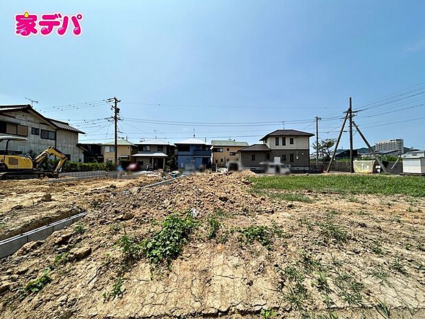 現地や周辺環境もあわせてご確認いただけます。現地ご案内いたします。お気軽にお問い合わせください。実際の陽当たりや前面道路、周辺の環境などもぜひ現地でご確認ください。スタッフが丁寧にご案内いたします。