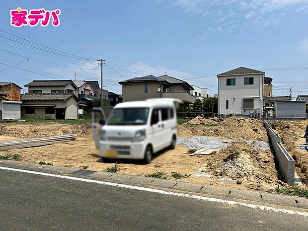 住宅ローンにご不安のあるお客様も、まずはお気軽にご相談ください。お客様に最適な資金計画と金融機関をご案内いたします。ご希望やご状況をお伺いしながら、無理のない返済計画をご提案いたします。
