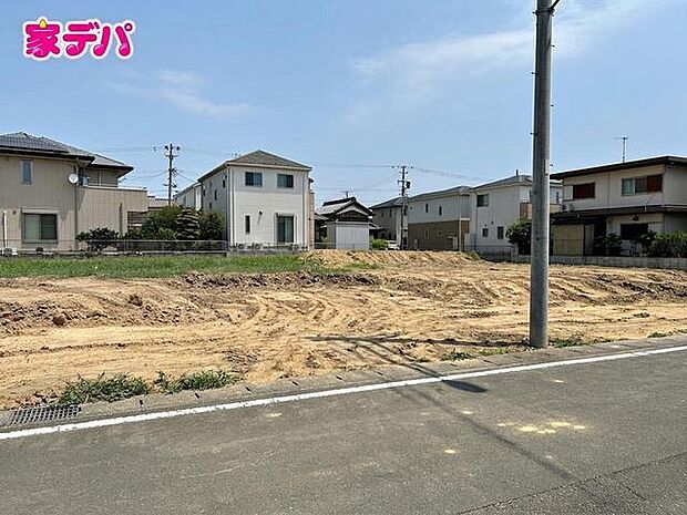 現地や周辺環境もあわせてご確認いただけます。現地ご案内いたします。お気軽にお問い合わせください。実際の陽当たりや前面道路、周辺の環境などもぜひ現地でご確認ください。スタッフが丁寧にご案内いたします。