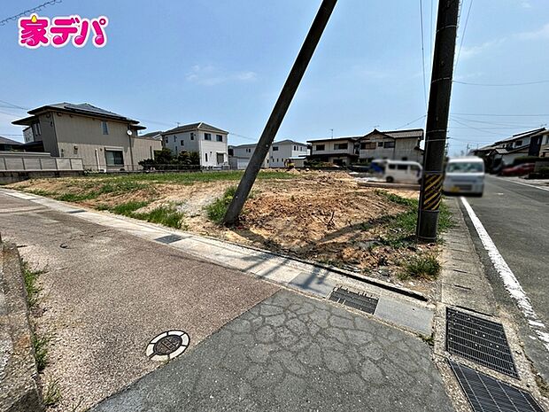 建築予定地です。ご見学希望のお客様につきましては同型同仕様の物件にご案内いたします。当日のご連絡でも対応いたします。お気軽に『家デパ』までお問い合わせ下さい!経験豊富なスタッフが対応いたします。