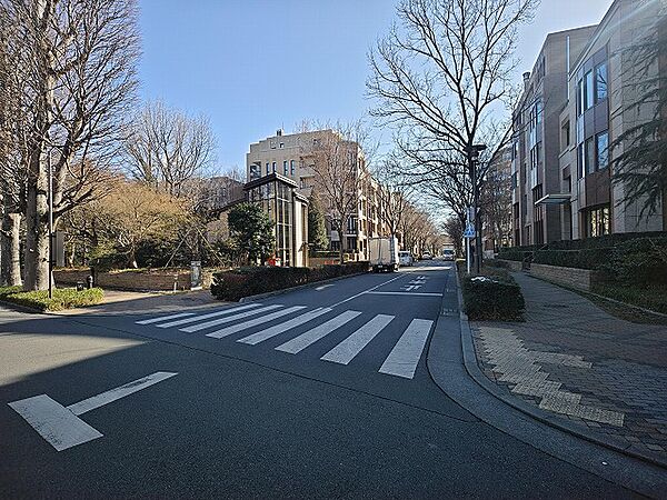 贅沢な敷地に佇むレジデンス