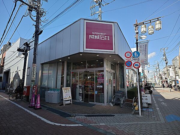 徒歩6分です