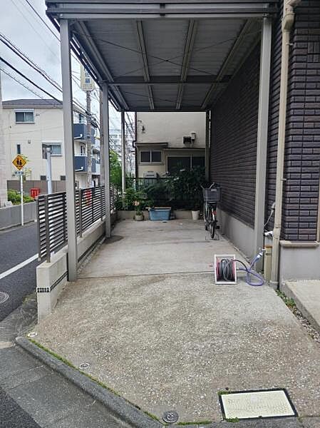 オープンカースペース