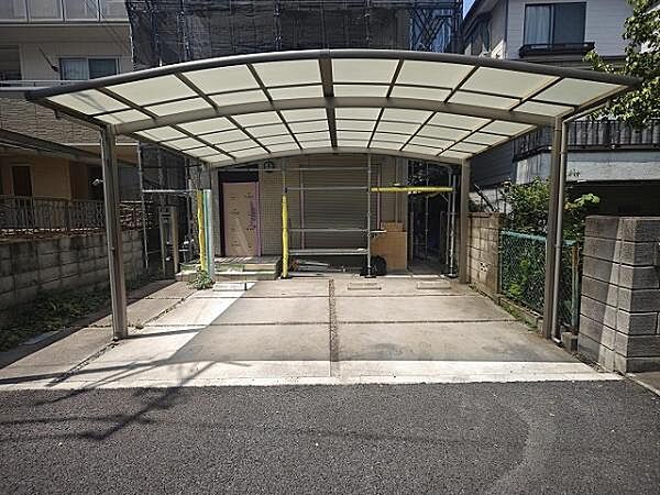 ワンボックスカー2台並列で停められる大型ガーポート♪