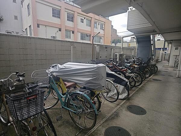 整理された駐輪場