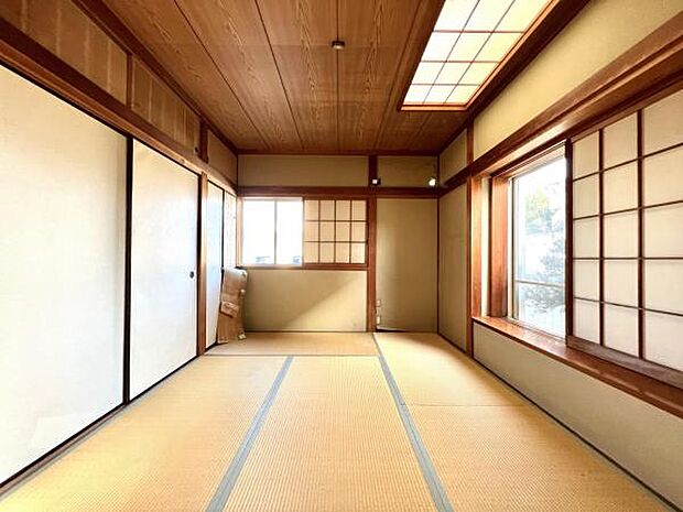 《Japanese room》 日当たり良好な和室 くつろぎの空間です