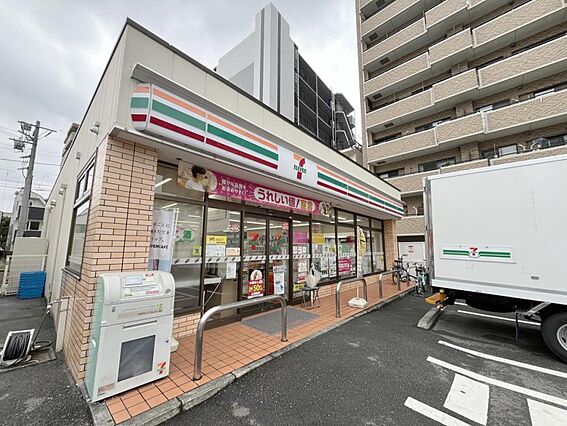セブン-イレブ...
