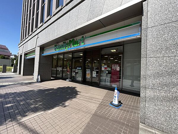 ファミリーマート 朝日生命代田橋ビル店（424ｍ）
