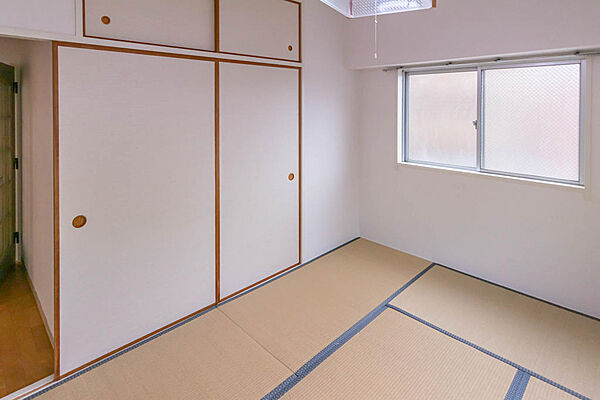 和室には押入がございます。