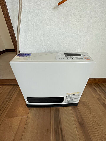 ガス暖房。異なる場合は現況を優先します。