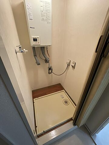 室内洗濯機置場。異なる場合は現況を優先します。