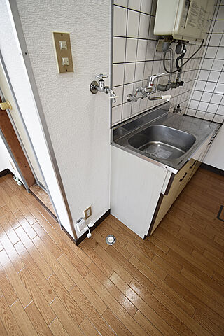 室内洗濯機置場。異なる場合は現況を優先します。