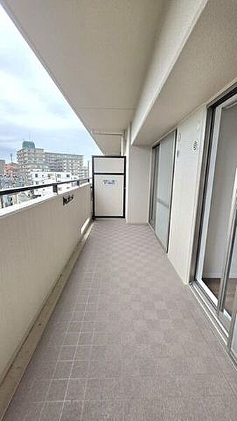 陽当り良好な南向きのワイドバルコニー！