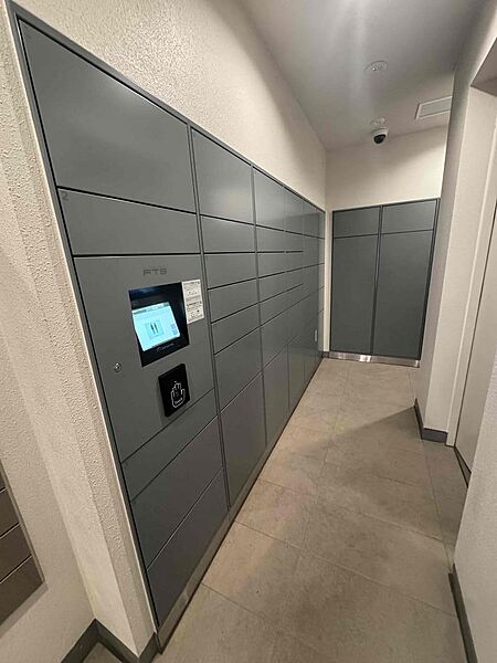 宅配ボックスは多数あり、留守の際はとても便利です。