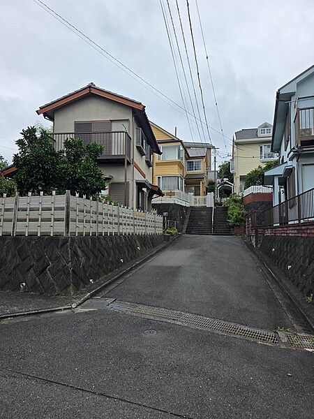 南道路の角地　日当たり良好