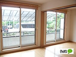 ブライトC 106 2階1LDKのリビング/ダイニング