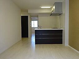 グランドパーク 1階1LDKのリビング/ダイニング