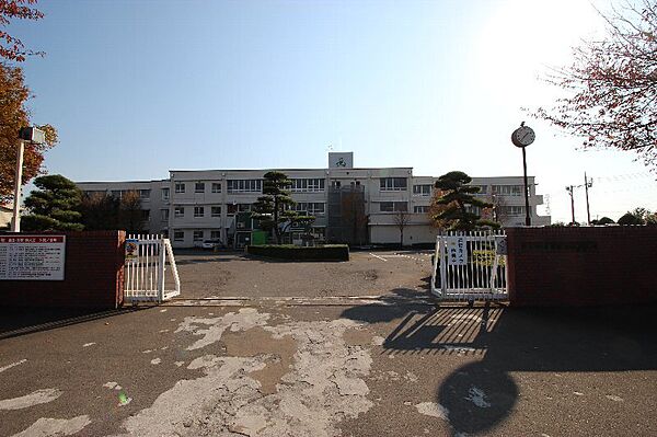 伊勢崎市立第二中学校　1782ｍ