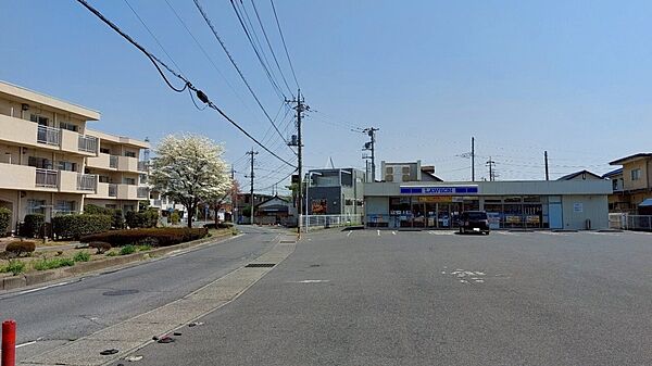 ローソン伊勢崎新栄町店　300ｍ