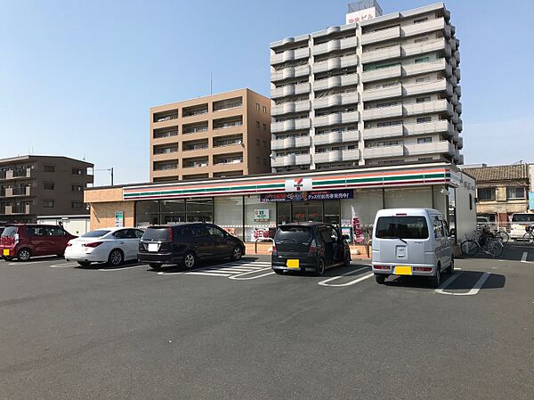 セブンイレブン新伊勢崎駅前店　924ｍ