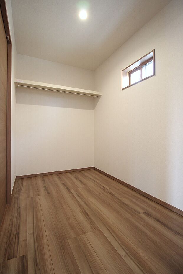 たっぷり収納できる3帖納戸