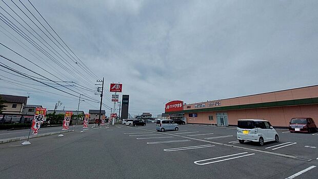 クスリのアオキ赤堀店 742m